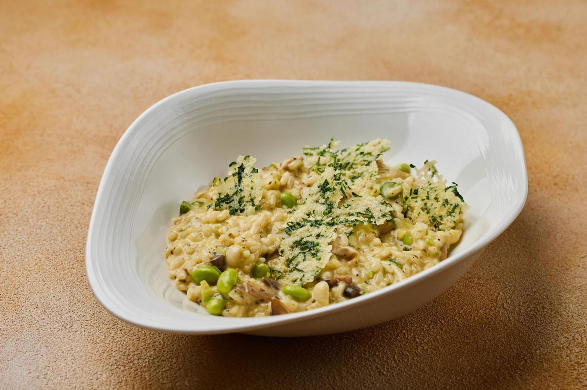 크라운 플라자 두바이 마리나 호텔 외부 사진 A bowl of risotto